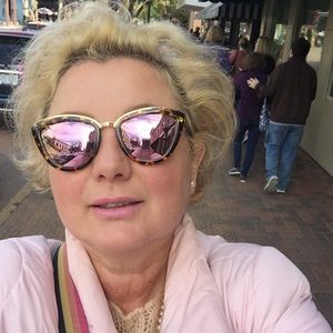 Meet your Posher, Ariana